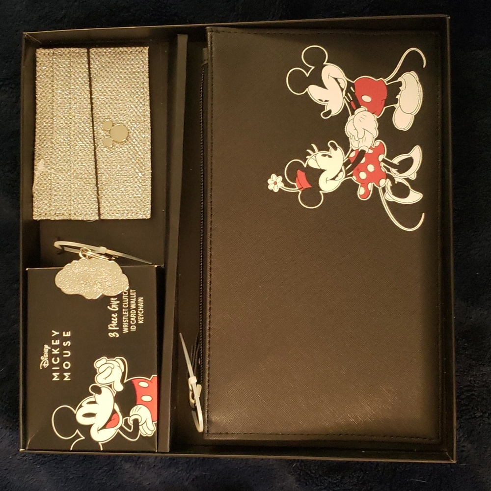 3 piece gift set Disney Mickey and Minnie